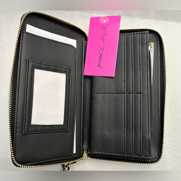 Betsey Johnson NWT Skull Rose Zip-Around Wristlet Wallet Black White - Picture 10 of 13